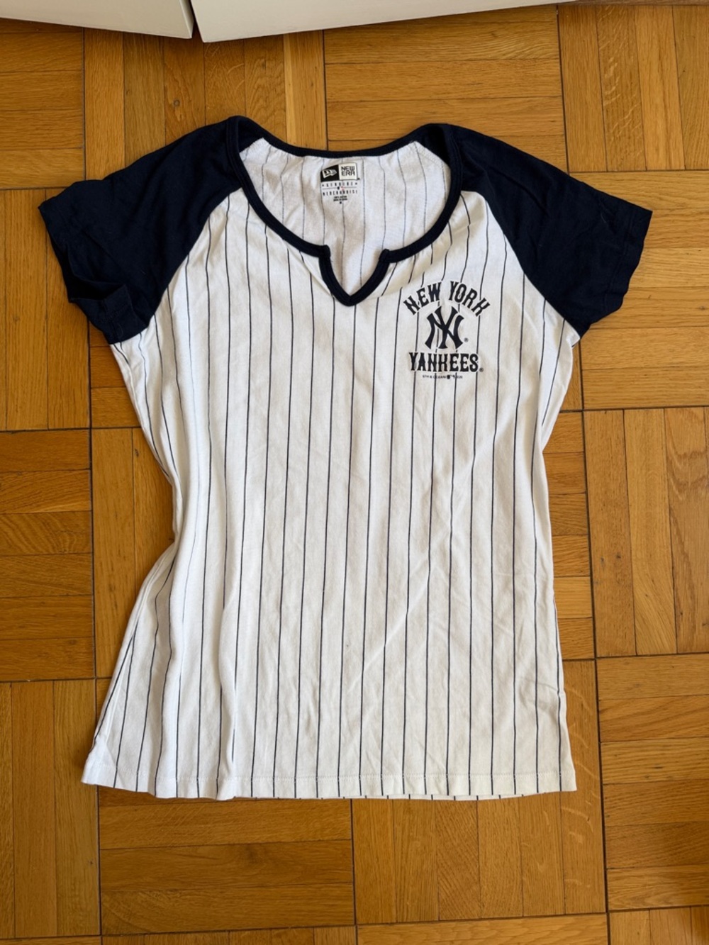 New Era New York Yankees White Navy Pinstripe Short Sleeve Tee